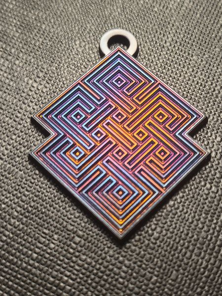 Geometric Knotwork